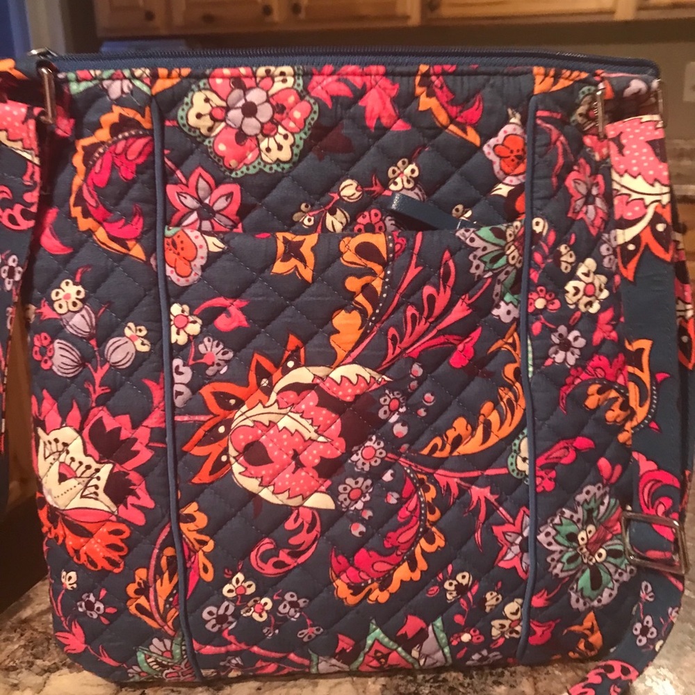 Vera Bradley crossbody with tags.